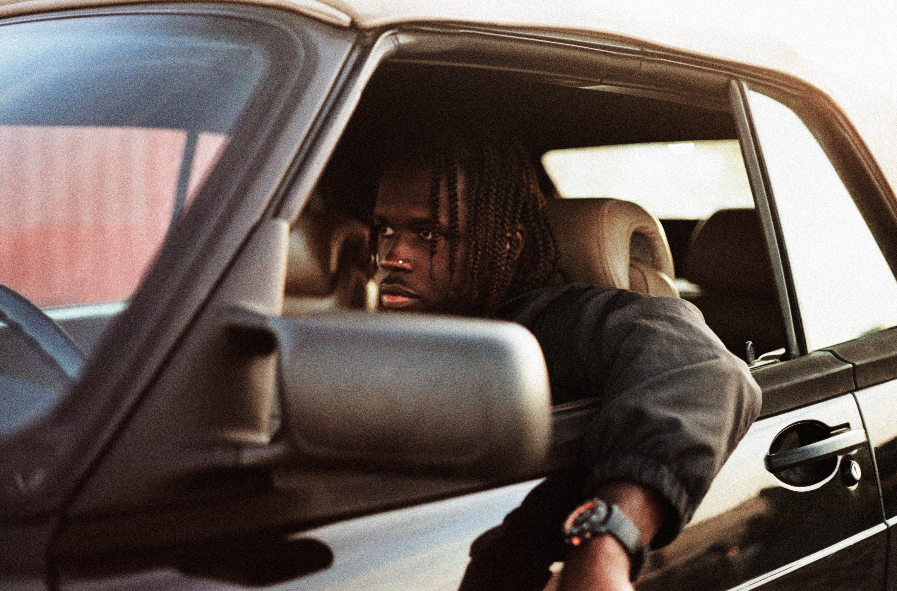 artist : Hologram Lo' & Huntrill – Miniwax