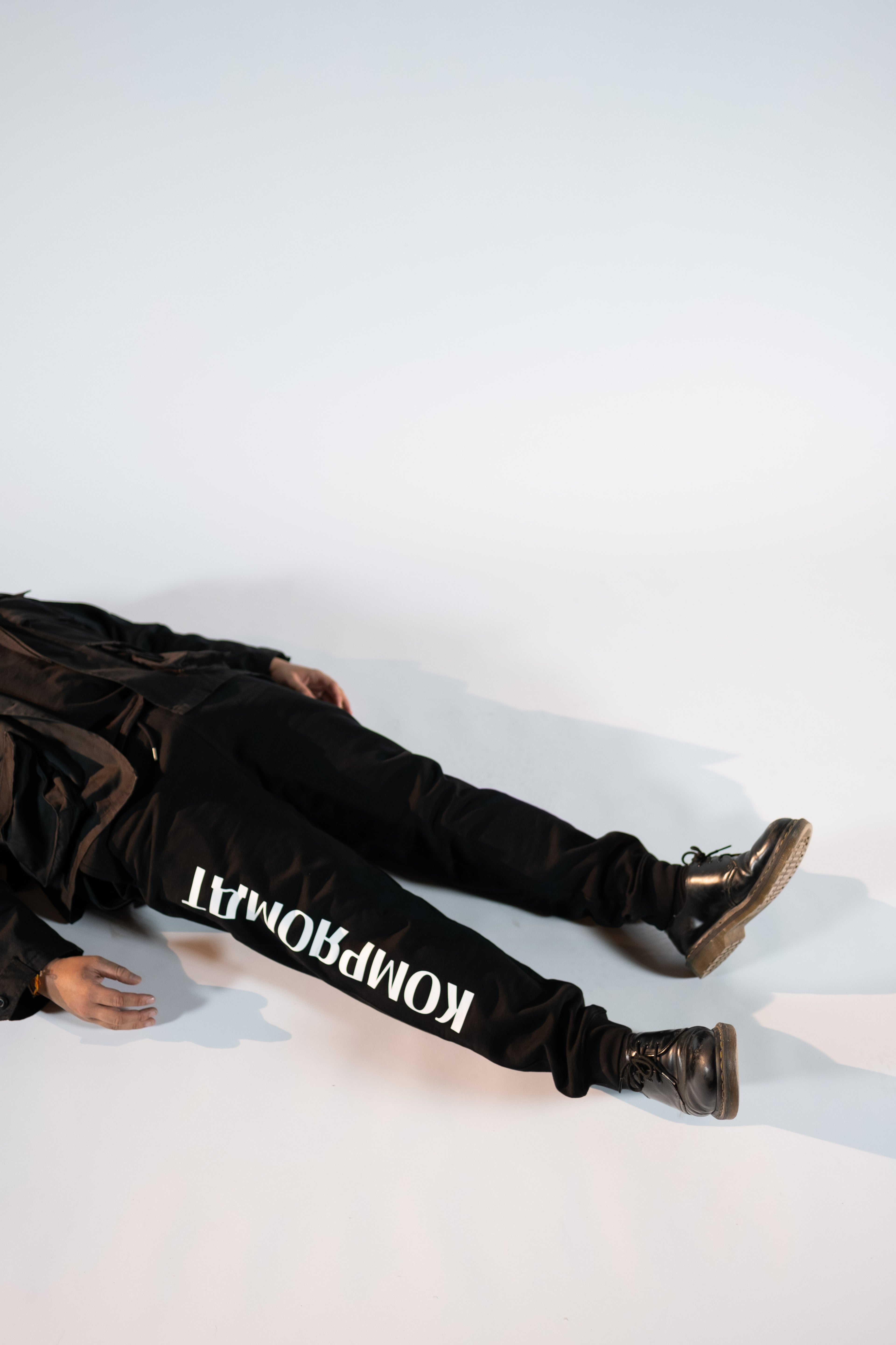 PLДYING / PRДYING - JOGGING