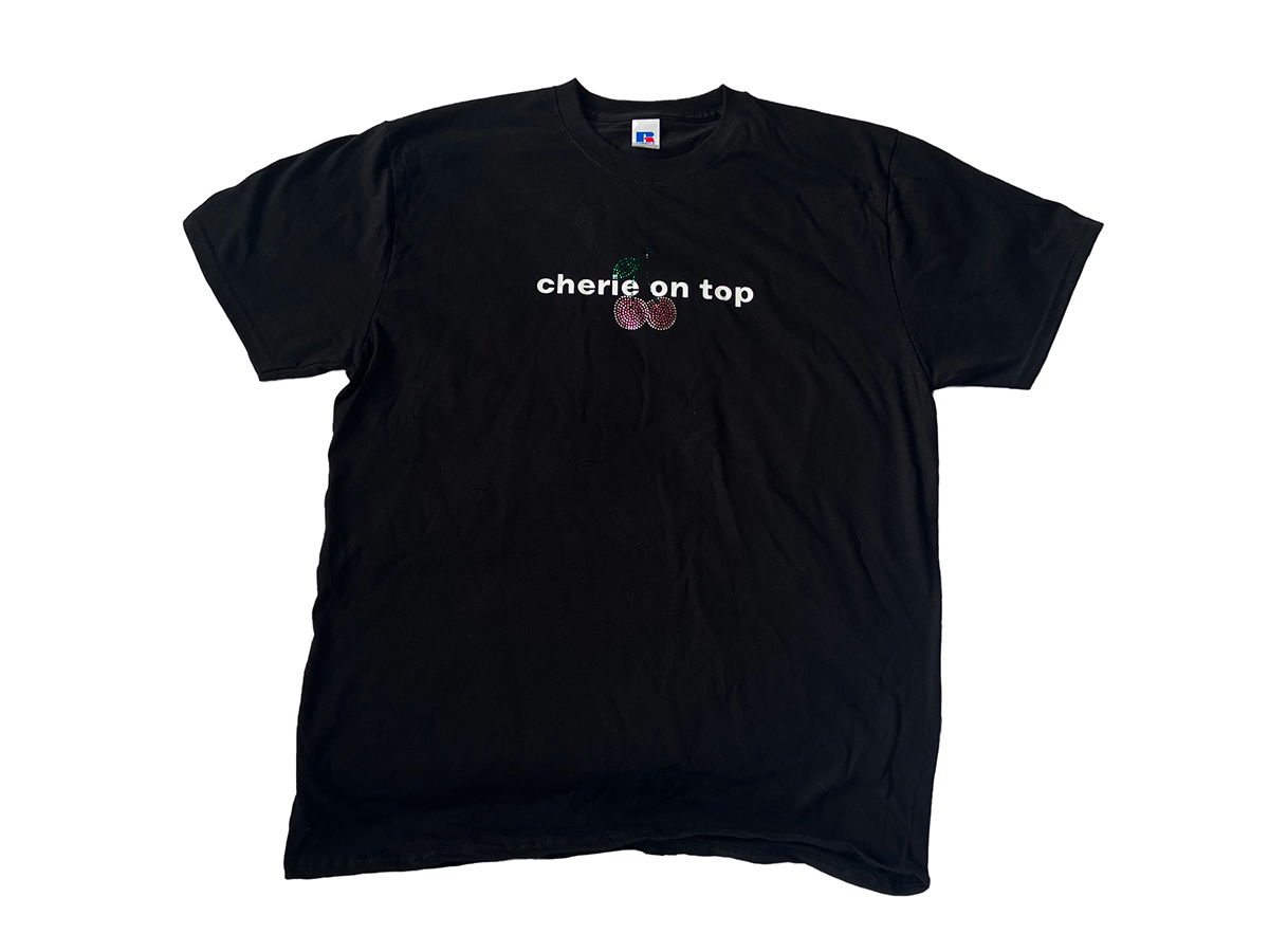 T-shirt Cherie on top