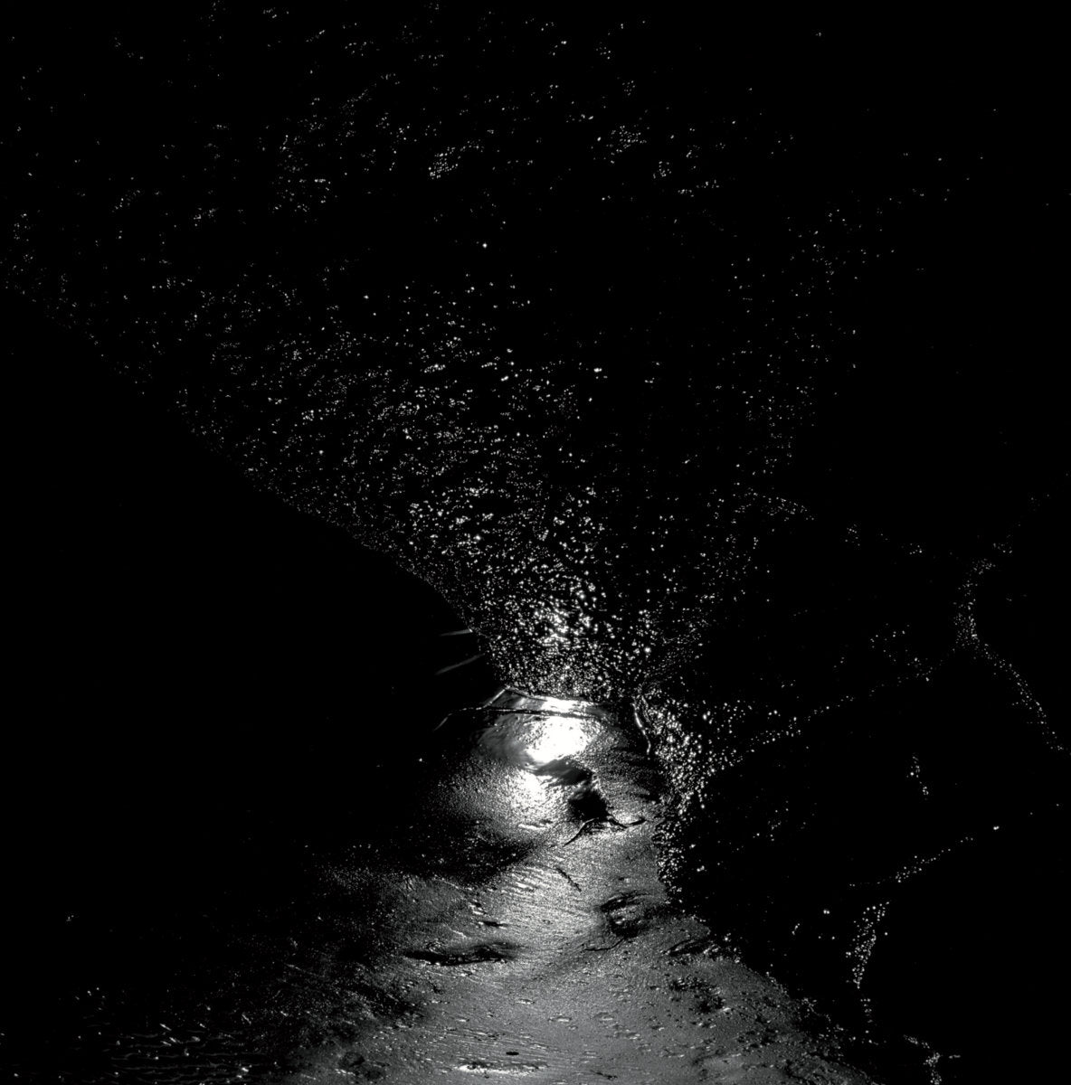 Implodendo In Una Accecante Oscurita' (Pt.1)