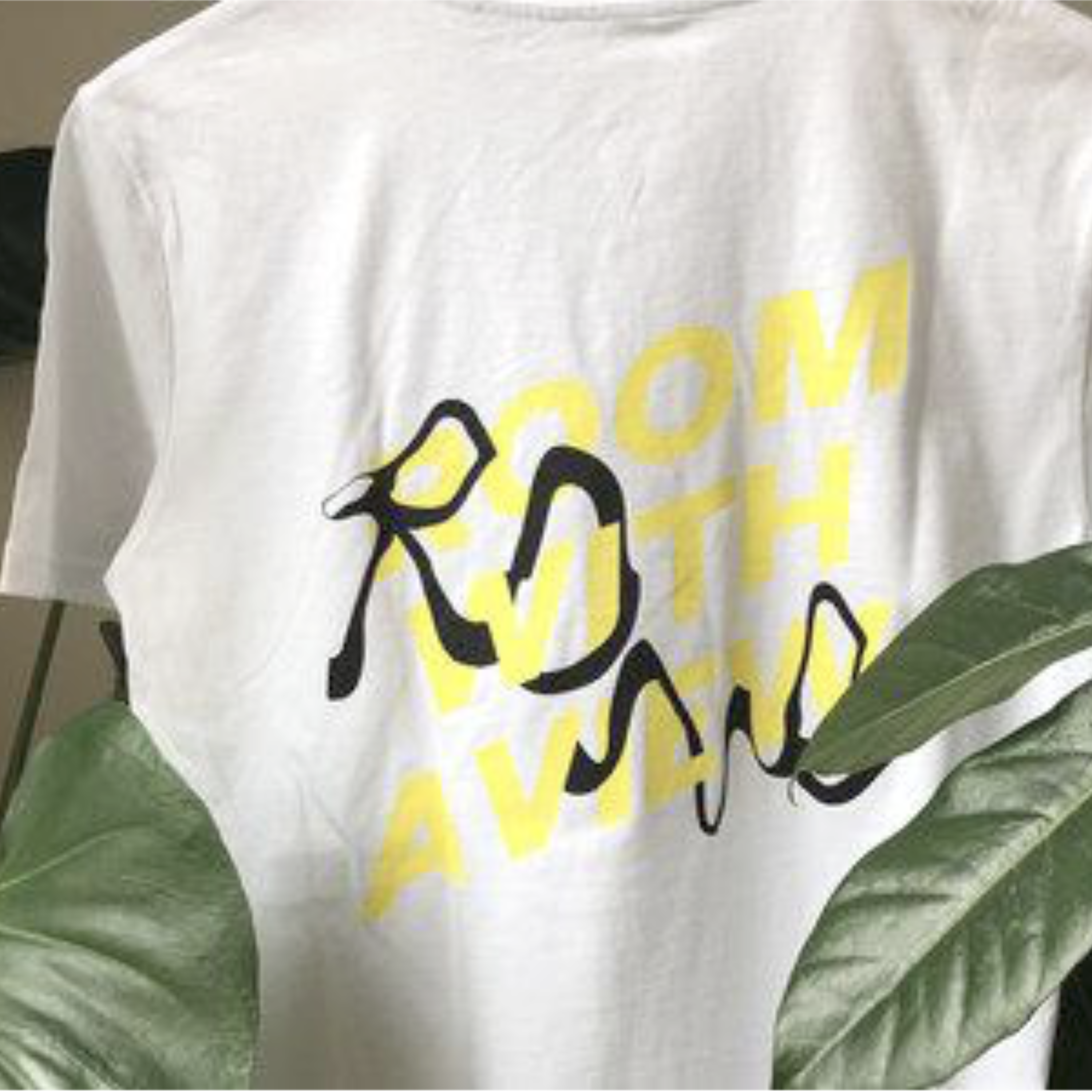 T-Shirt - Room With A View